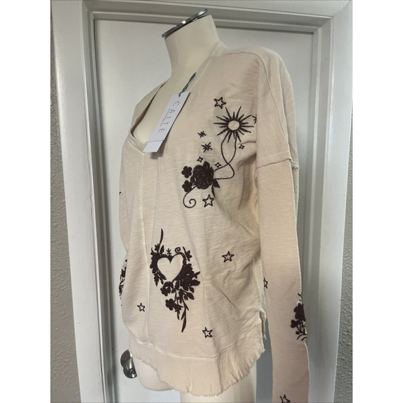 distressed embossed top by caite - Picture 12 of 14